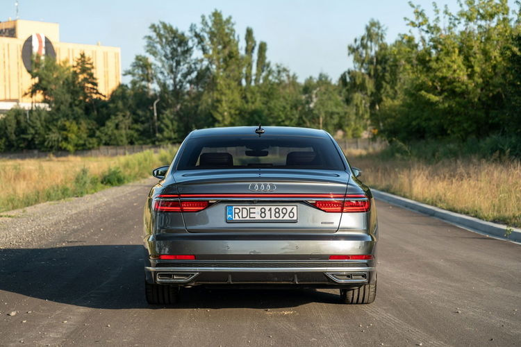 Audi A8 zdjęcie 12