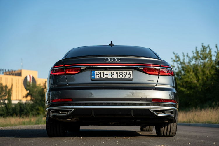 Audi A8 zdjęcie 17