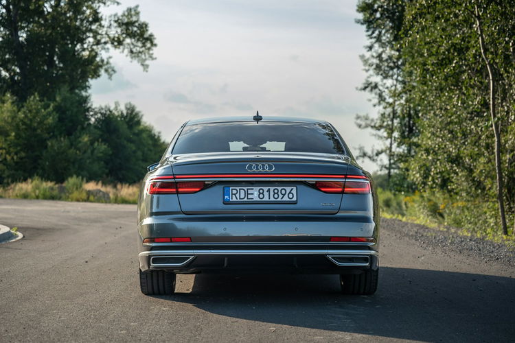 Audi A8 zdjęcie 3