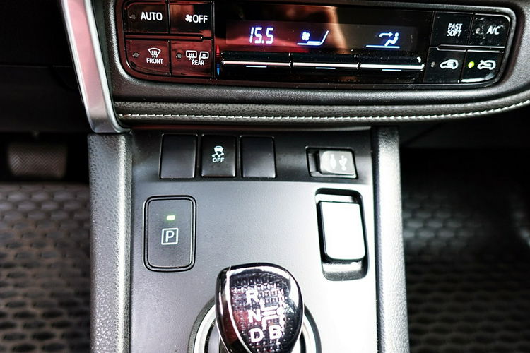 Toyota Auris Automat 1.8HYBRID 136KM Premium 3Lata GWARANCJA 1wł Kraj Bezwypad F23% 4x2 zdjęcie 17
