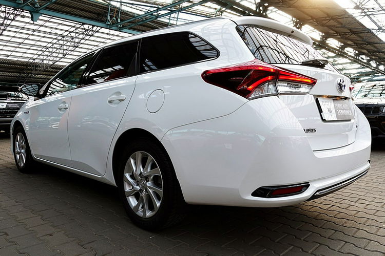 Toyota Auris Automat 1.8HYBRID 136KM Premium 3Lata GWARANCJA 1wł Kraj Bezwypad F23% 4x2 zdjęcie 4
