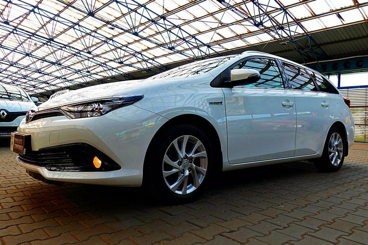 Toyota Auris Automat 1.8HYBRID 136KM Premium 3Lata GWARANCJA 1wł Kraj Bezwypad F23% 4x2 zdjęcie 6