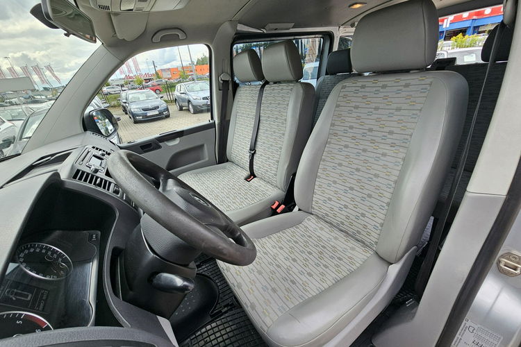 Volkswagen Transporter 6 osobowy, klimatyzacja, zdjęcie 12