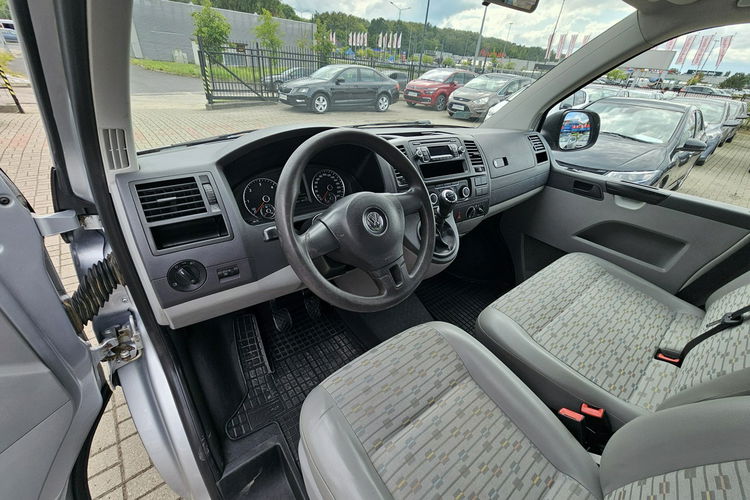 Volkswagen Transporter 6 osobowy, klimatyzacja, zdjęcie 13
