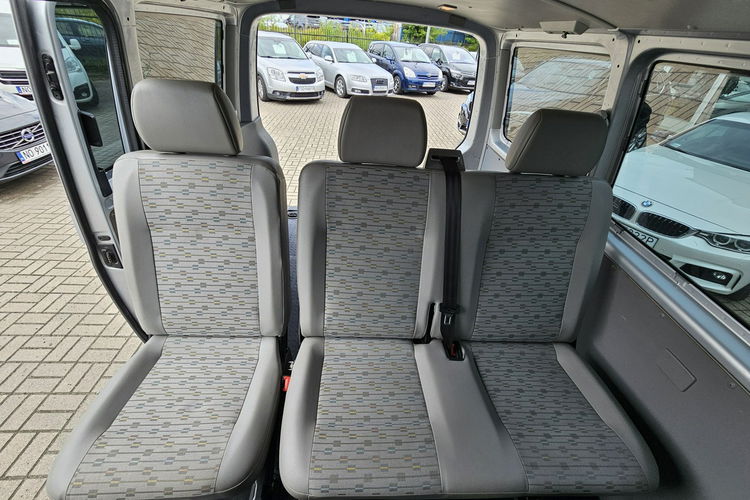 Volkswagen Transporter 6 osobowy, klimatyzacja, zdjęcie 17