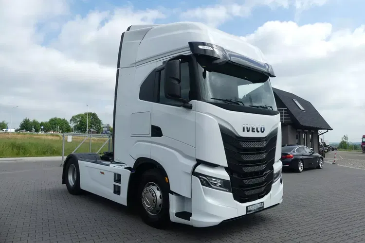 Iveco S WAY 460 / AUTOMAT / STANDARD / PEŁNE OSPOJLEROWANIE / zdjęcie 13