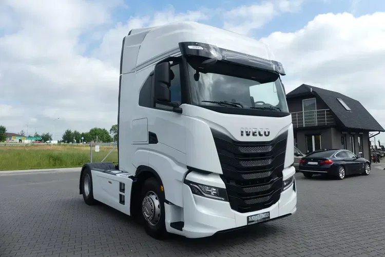 Iveco S WAY 460 / AUTOMAT / STANDARD / PEŁNE OSPOJLEROWANIE / zdjęcie 14