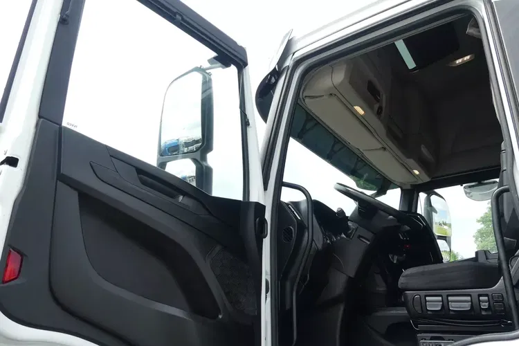 Iveco S WAY 460 / AUTOMAT / STANDARD / PEŁNE OSPOJLEROWANIE / zdjęcie 17