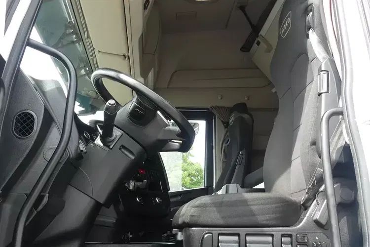 Iveco S WAY 460 / AUTOMAT / STANDARD / PEŁNE OSPOJLEROWANIE / zdjęcie 18
