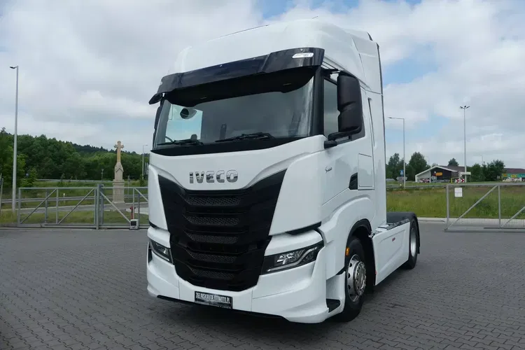 Iveco S WAY 460 / AUTOMAT / STANDARD / PEŁNE OSPOJLEROWANIE / zdjęcie 2