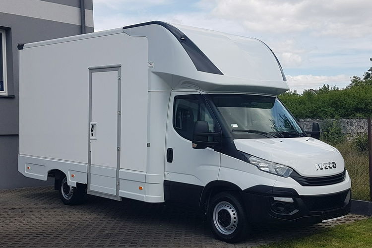 Iveco Daily KONTENER NISKOPODŁOGOWY 4.31x2.24x2.43 SKLEP KAMPER KLIMA FOODTRUCK zdjęcie 1