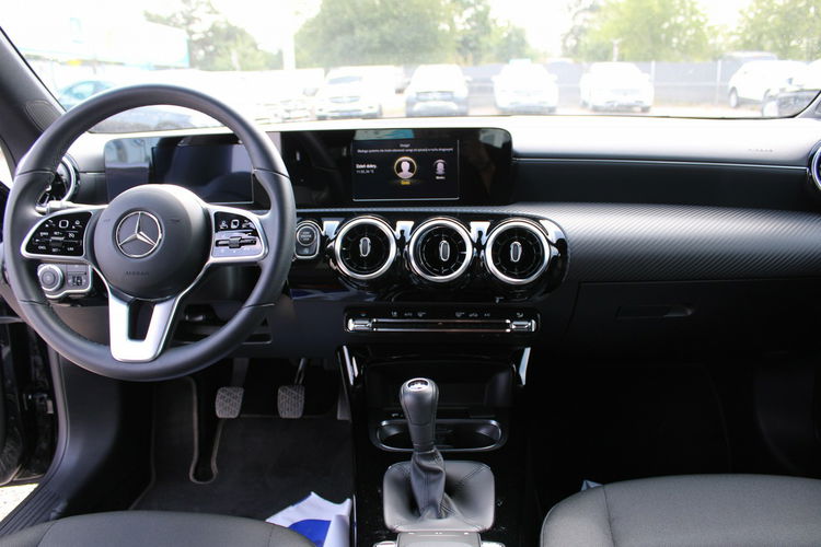 Mercedes CLA 180 Kamera F-vat Salon Polska Gwarancja Virtual zdjęcie 20