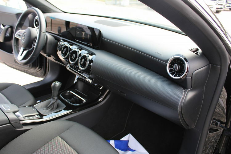 Mercedes CLA 180 Kamera F-vat Salon Polska Gwarancja Virtual zdjęcie 21