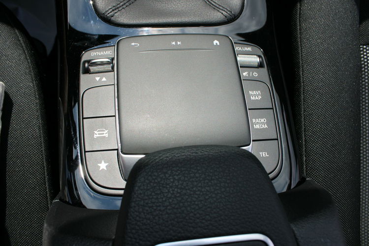 Mercedes CLA 180 Kamera F-vat Salon Polska Gwarancja Virtual zdjęcie 33