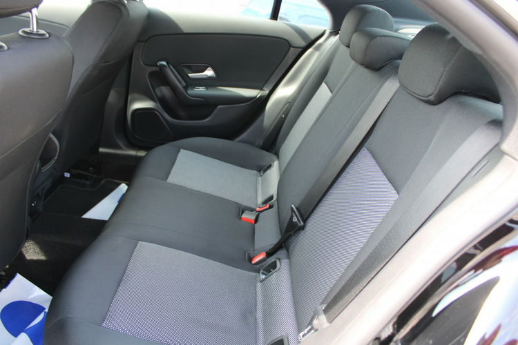 Mercedes CLA 180 Kamera F-vat Salon Polska Gwarancja Virtual zdjęcie 15