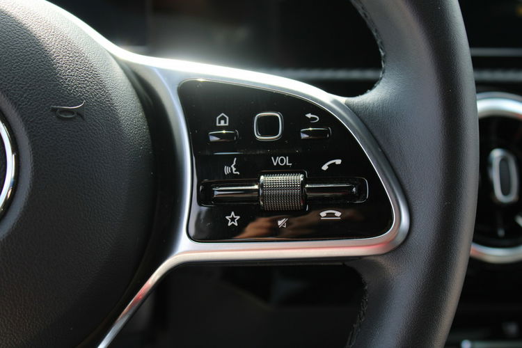 Mercedes CLA 180 Kamera F-vat Salon Polska Gwarancja Virtual zdjęcie 26