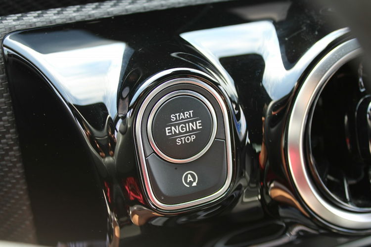 Mercedes CLA 180 Kamera F-vat Salon Polska Gwarancja Virtual zdjęcie 29