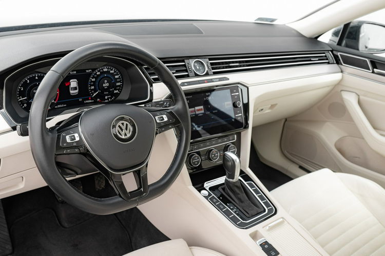 Volkswagen Passat 1.8 TSI BMT Highline DSG Podgrz.f Virtual Cockpit LED Cz.park 3 stref zdjęcie 6