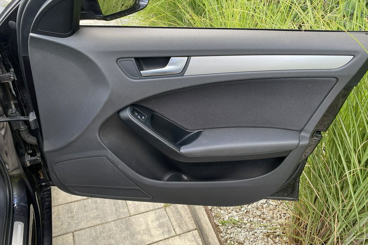 Audi A4 Zadbane - bezwypadkowe z oryginalnym przebiegiem. zdjęcie 14