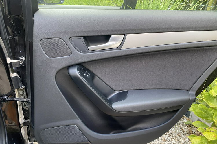 Audi A4 Zadbane - bezwypadkowe z oryginalnym przebiegiem. zdjęcie 15