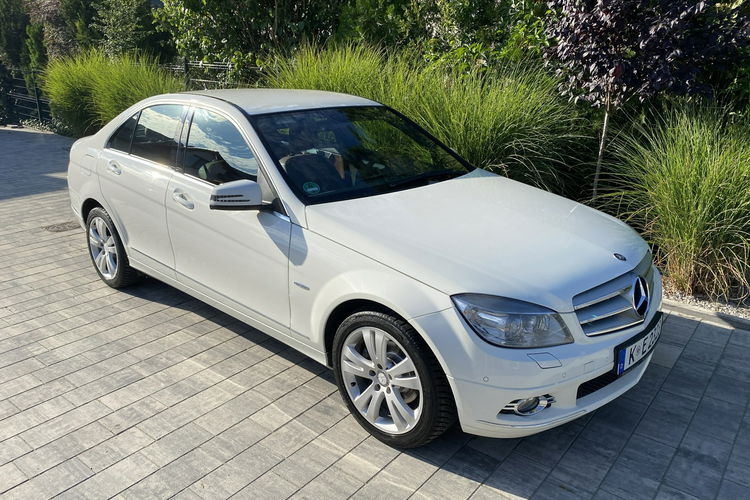 Mercedes C 180 Bardzo zadbana - 100% oryginalny przebieg.NOWY ROZRZĄD zdjęcie 1