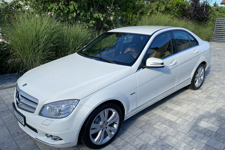Mercedes C 180 Bardzo zadbana - 100% oryginalny przebieg.NOWY ROZRZĄD zdjęcie 40