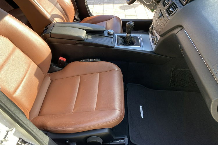 Mercedes C 180 Bardzo zadbana - 100% oryginalny przebieg.NOWY ROZRZĄD zdjęcie 8