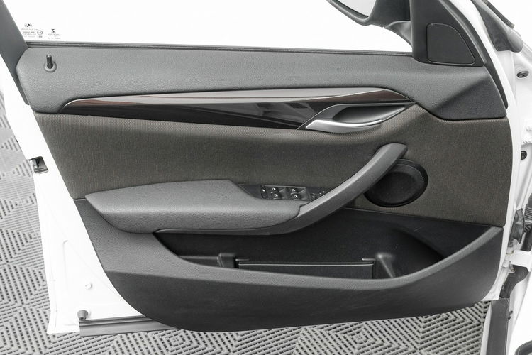 BMW X1 xDrive 18d SportLine Podgrz.f 2 stref klima Ambient Cz.park Salon PL zdjęcie 13