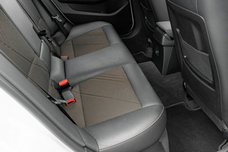 BMW X1 xDrive 18d SportLine Podgrz.f 2 stref klima Ambient Cz.park Salon PL zdjęcie 34