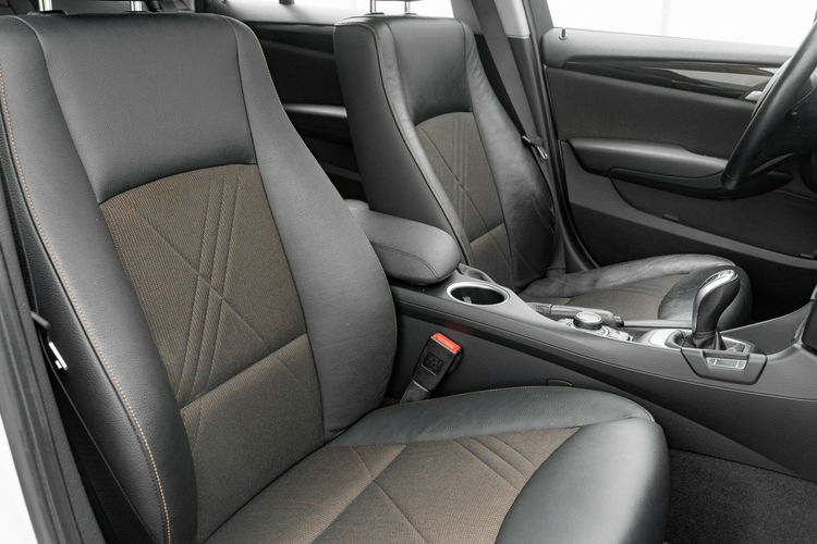 BMW X1 xDrive 18d SportLine Podgrz.f 2 stref klima Ambient Cz.park Salon PL zdjęcie 37