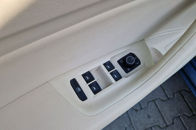 Volkswagen Passat Vokswagen Passat 4Motion Panorama Webasto DSG Czujniki360 GwarancjaROK zdjęcie 10
