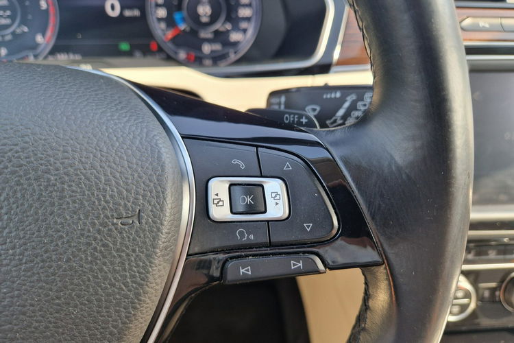 Volkswagen Passat Vokswagen Passat 4Motion Panorama Webasto DSG Czujniki360 GwarancjaROK zdjęcie 15