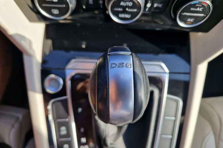 Volkswagen Passat Vokswagen Passat 4Motion Panorama Webasto DSG Czujniki360 GwarancjaROK zdjęcie 25