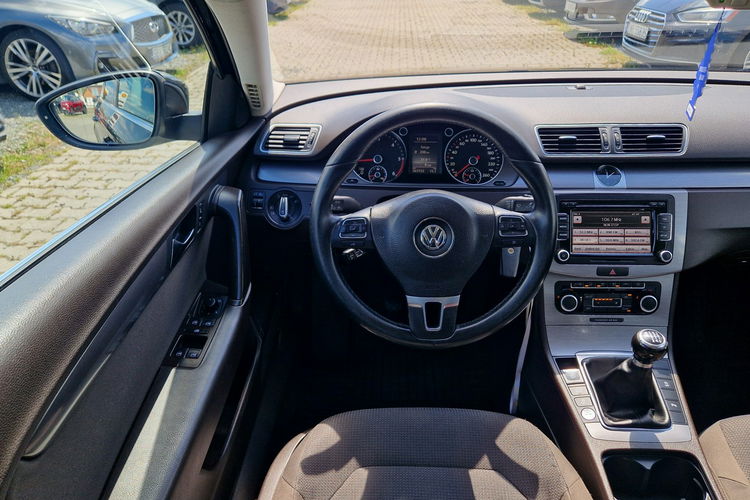 Passat Volkswagen Passat Salon Polska Key-Less Auto-Hold 6-Biegów HAK LED zdjęcie 26
