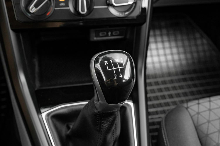 Volkswagen T-Cross 1.0 TSI 95KM LIFE Cz.park KLIMA Front Assist Salon PL VAT23% zdjęcie 21