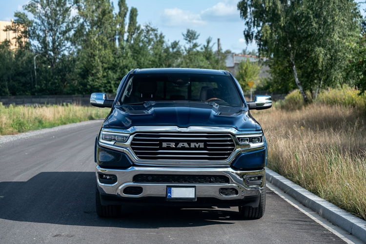 Dodge 1500 5.7 V8 HEMI / Crew Cab LONG HORN LIMITED / Bogate wyposażenie / 2021 zdjęcie 17