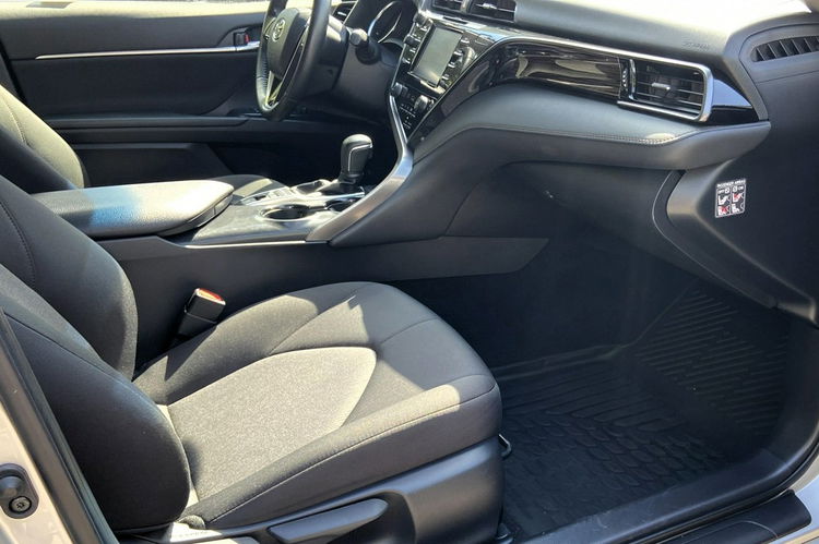 Toyota Camry 2.5 HSD 218KM COMFORT, salon Polska, gwarancja, FV23% zdjęcie 14