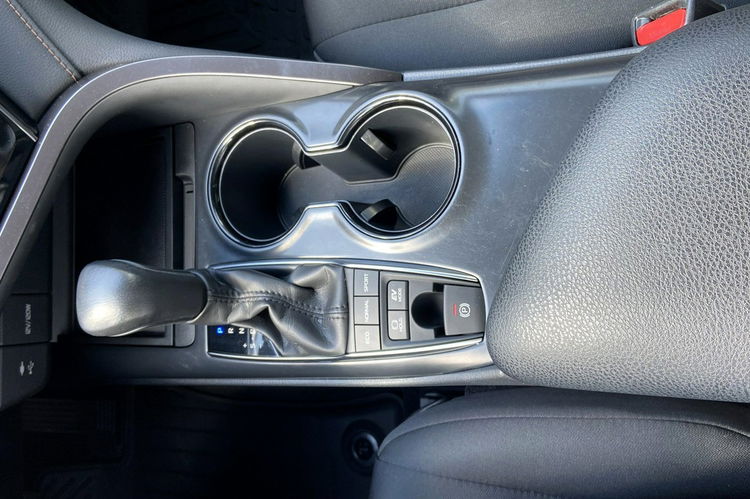 Toyota Camry 2.5 HSD 218KM COMFORT, salon Polska, gwarancja, FV23% zdjęcie 17