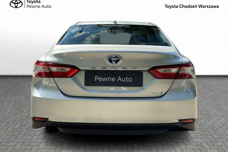 Toyota Camry 2.5 HSD 218KM COMFORT, salon Polska, gwarancja, FV23% zdjęcie 6
