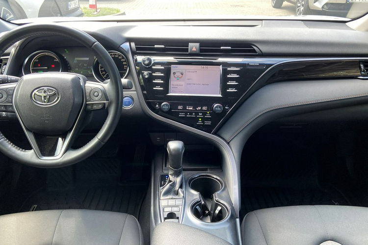Toyota Camry 2.5 HSD 218KM COMFORT, salon Polska, gwarancja, FV23% zdjęcie 9