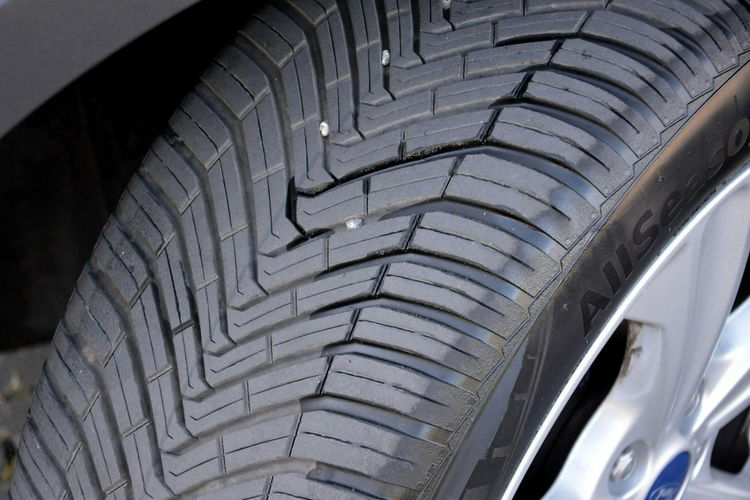 Kuga 1.6(150KM)*Oryginał*El. klapa*Parktronik*z Niemiec*Alu17" Aso Ford zdjęcie 36