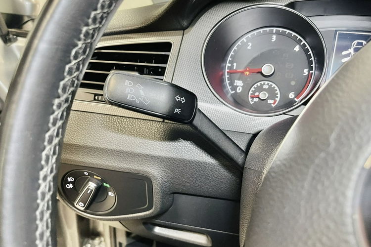 Volkswagen Golf Sportsvan 1.6 TDI 116KM Face Lift Navi HIGHLINE Klimatronic Kamera LED NIEMIEC zdjęcie 17