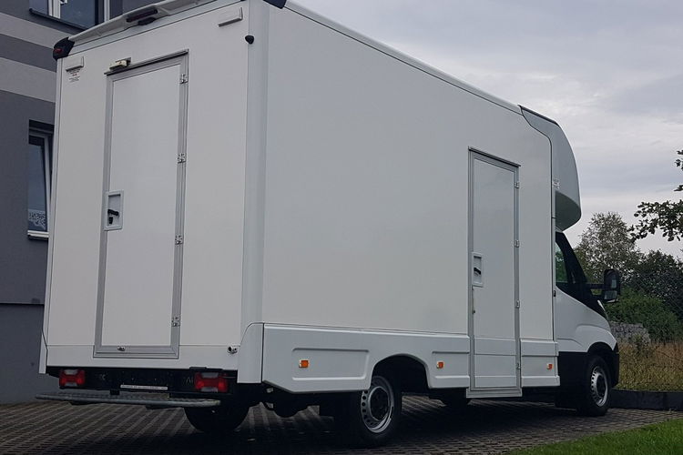 Iveco Daily KONTENER NISKOPODŁOGOWY 4.31x2.24x2.42 SKLEP KAMPER KLIMA FOODTRUCK zdjęcie 29