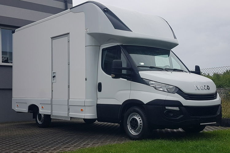 Iveco Daily KONTENER NISKOPODŁOGOWY 4.31x2.24x2.42 SKLEP KAMPER KLIMA FOODTRUCK zdjęcie 30