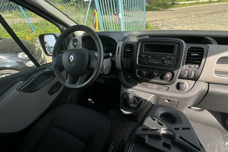 Renault Trafic 1.6 dCi 120KM piekny stan bluetooth tempomat radio brak wkładu rok dwa zdjęcie 11