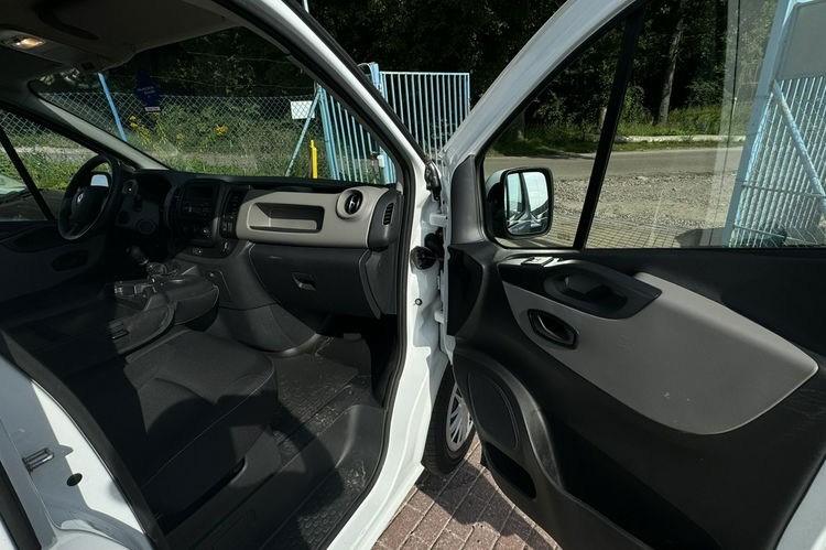 Renault Trafic 1.6 dCi 120KM piekny stan bluetooth tempomat radio brak wkładu rok dwa zdjęcie 13