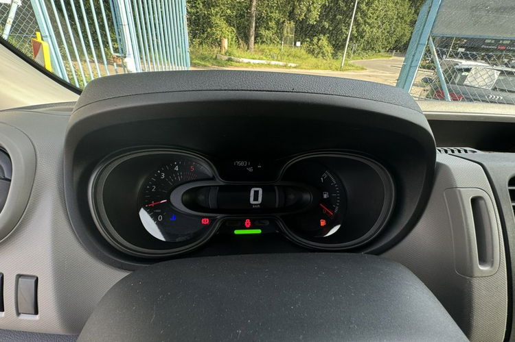 Renault Trafic 1.6 dCi 120KM piekny stan bluetooth tempomat radio brak wkładu rok dwa zdjęcie 14