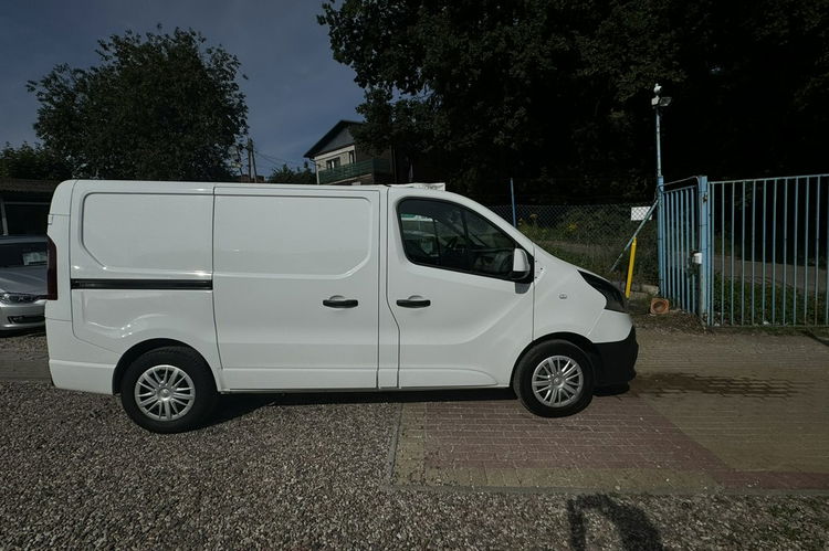 Renault Trafic 1.6 dCi 120KM piekny stan bluetooth tempomat radio brak wkładu rok dwa zdjęcie 2