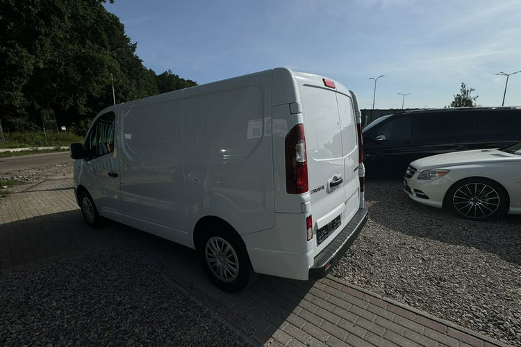 Renault Trafic 1.6 dCi 120KM piekny stan bluetooth tempomat radio brak wkładu rok dwa zdjęcie 7