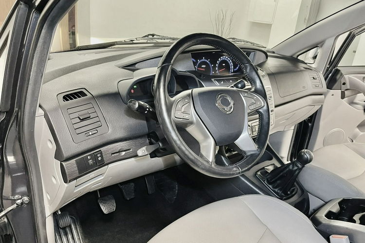SsangYong Rodius 2.2 eXDi 178KM Sapphire Salonka Fotele Kapitan 7-osobowy IdeaŁNIEMIEC zdjęcie 16